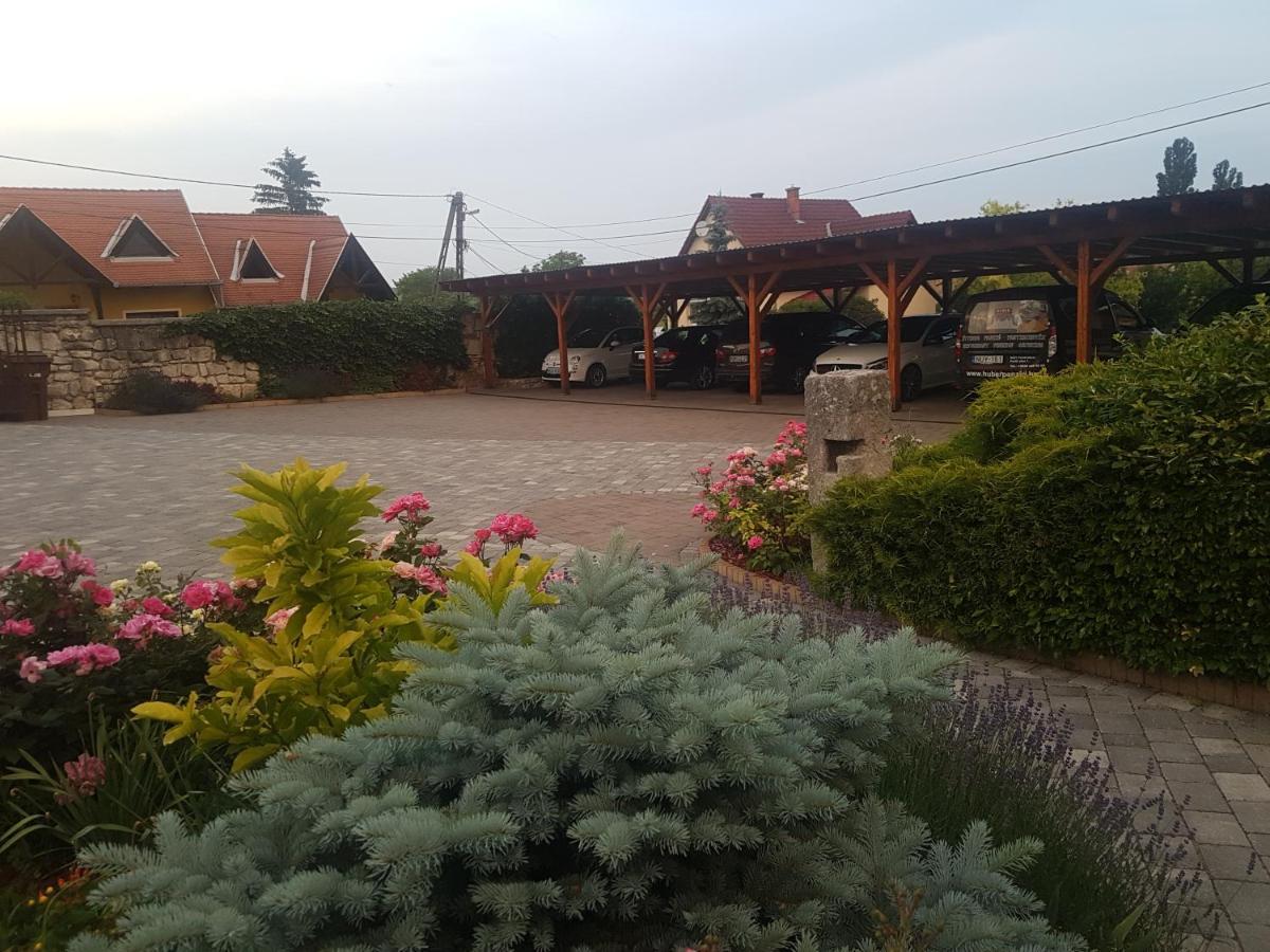 Huber Panzio Bed & Breakfast Fertőrákos Екстериор снимка